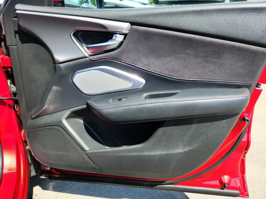 2024 Acura RDX w/A-Spec Package | Photo 17 of 33