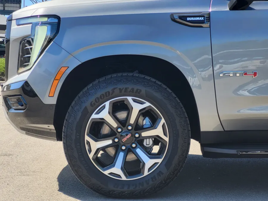 2026 GMC Yukon AT4 | Photo 8 of 25