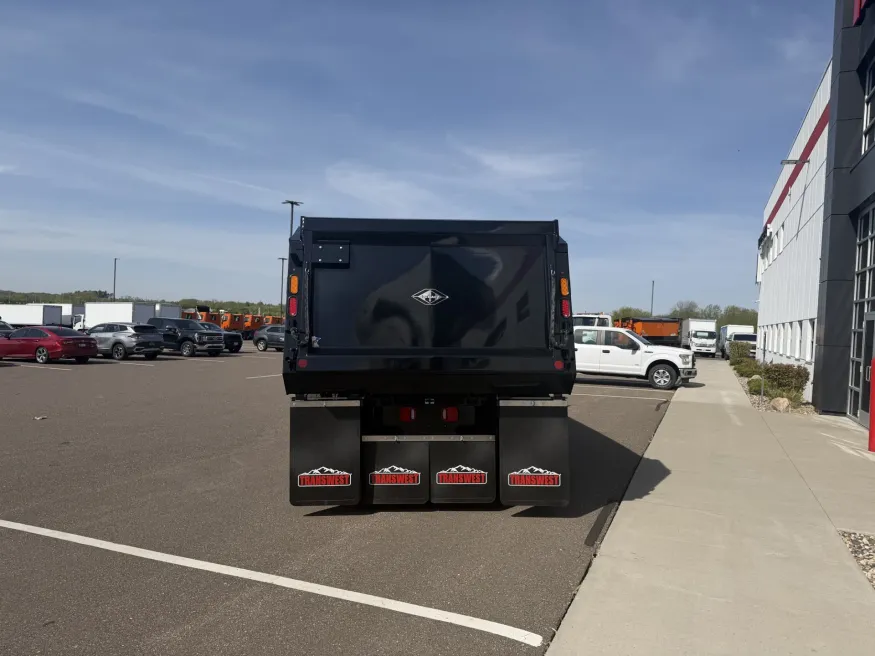 2027 Western Star 47X | Photo 3 of 10