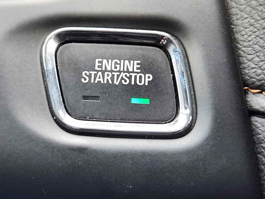 2023 GMC Acadia AT4 | Photo 25 of 27