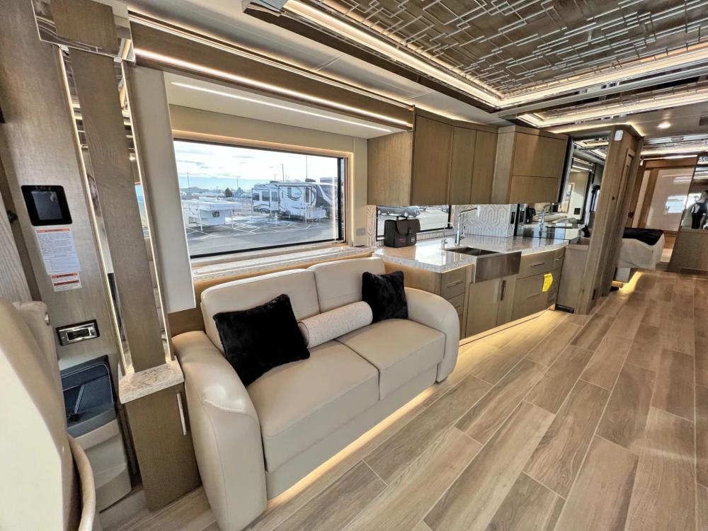 2023 Newmar King Aire 4531 | Photo 6 of 45