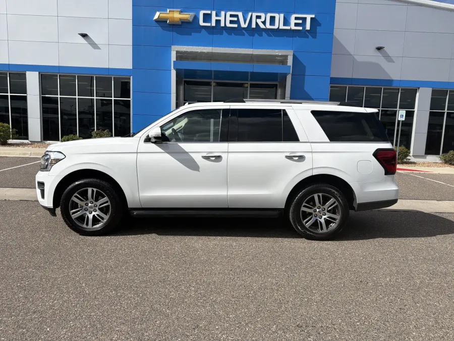 2024 Ford Expedition Limited | Photo 1 of 26