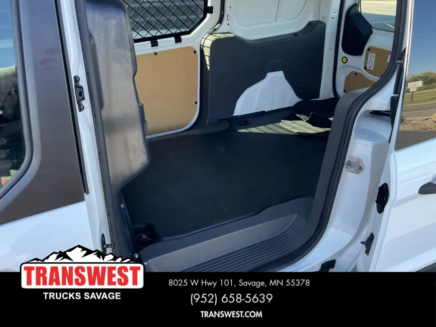 2021 Ford Transit Connect XLT | Photo 8 of 16