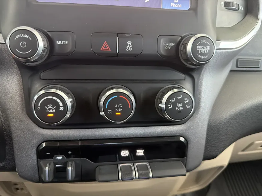 2022 RAM 2500 Big Horn | Photo 13 of 20