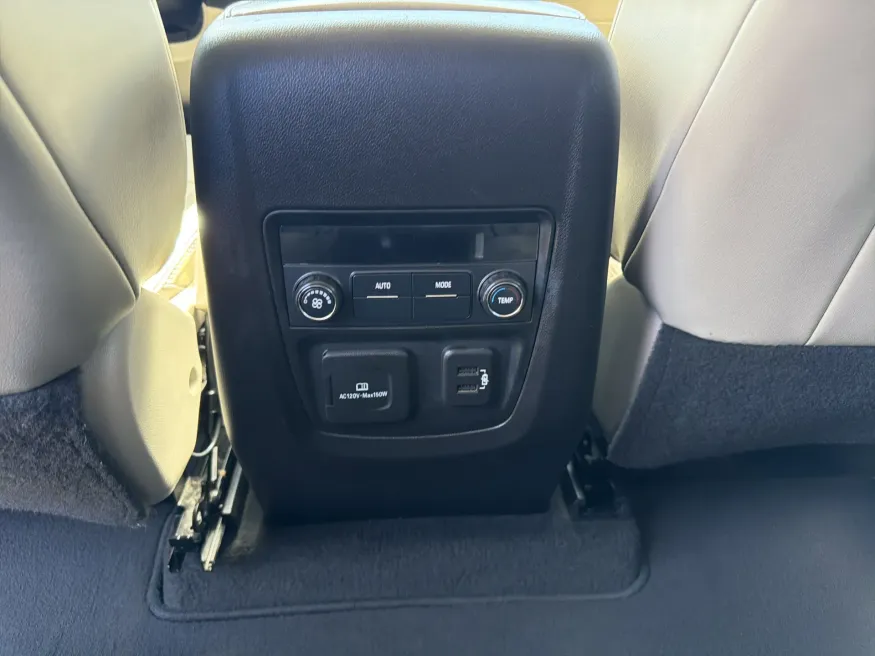 2018 Buick Enclave Essence | Photo 12 of 24