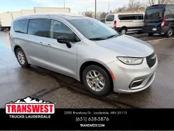 2024 Chrysler Pacifica Touring L | Thumbnail Photo 6 of 24