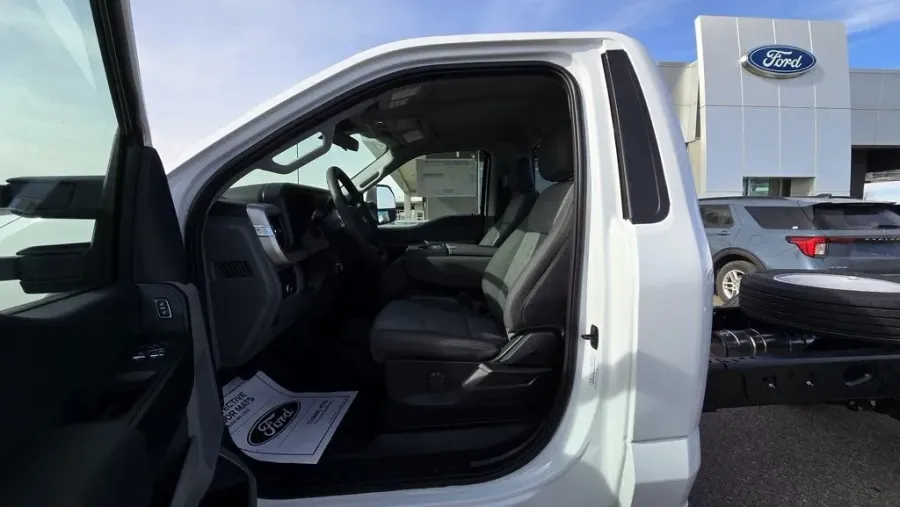2026 Ford Super Duty F-600 | Photo 11 of 25