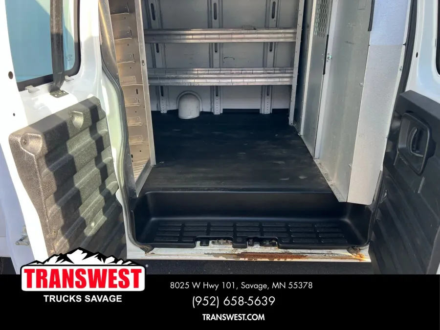 2018 Chevrolet Express 3500 Work Van | Photo 4 of 19