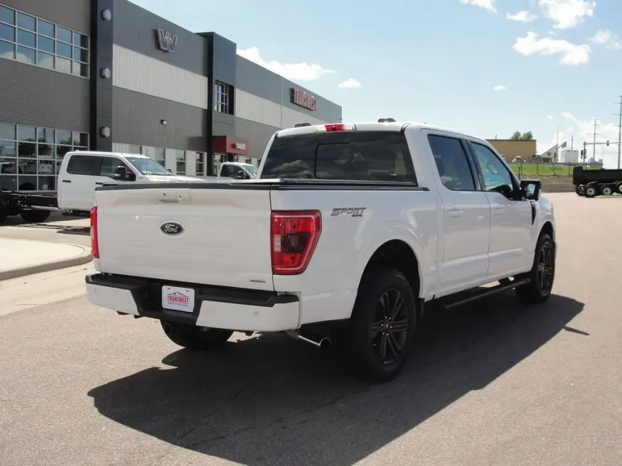 2021 Ford F-150 XLT | Photo 7 of 28
