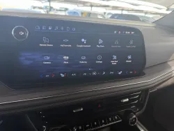 2025 Chevrolet Suburban LT | Thumbnail Photo 16 of 24