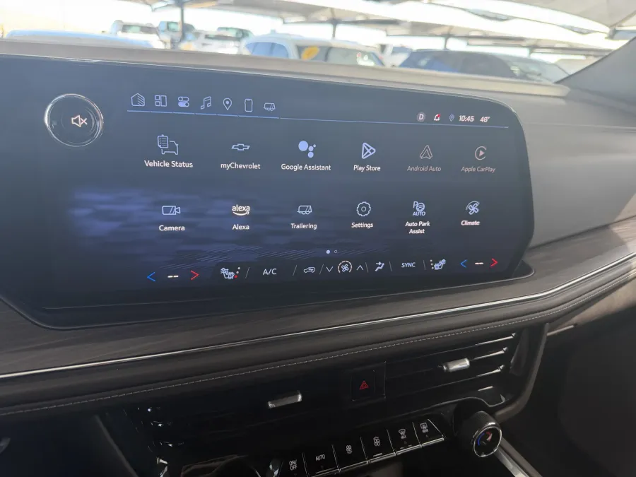 2025 Chevrolet Suburban LT | Photo 16 of 24
