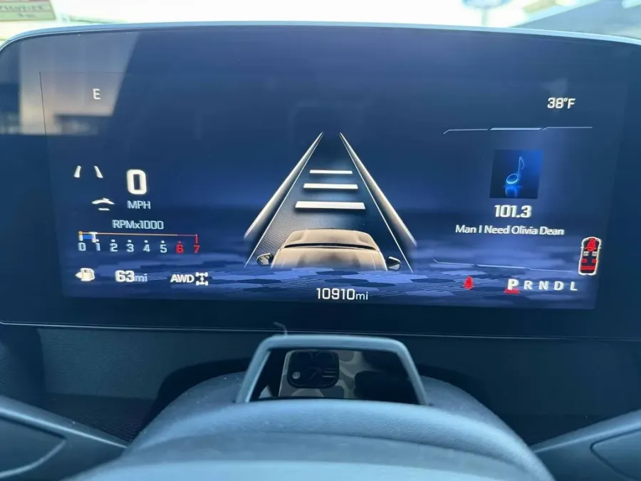 2024 Chevrolet Traverse | Photo 17 of 28