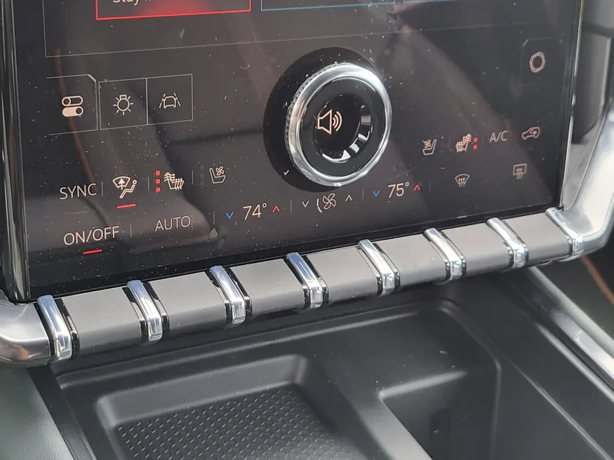 2026 GMC Acadia AT4 | Photo 16 of 26