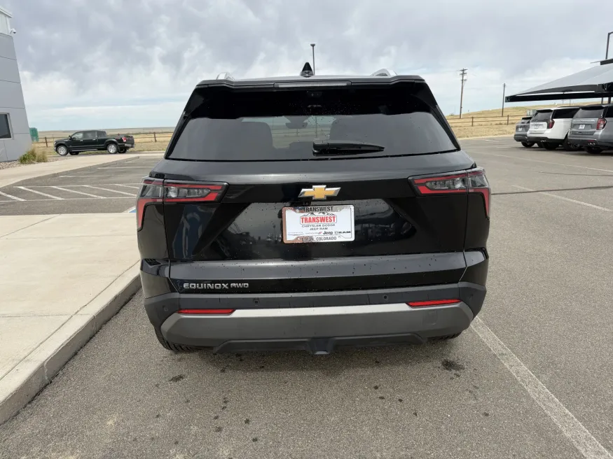 2025 Chevrolet Equinox AWD LT | Photo 6 of 18