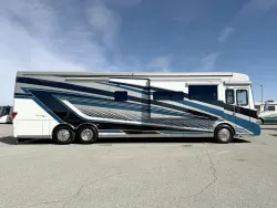 2027 Newmar Essex 4595 | Thumbnail Photo 3 of 31