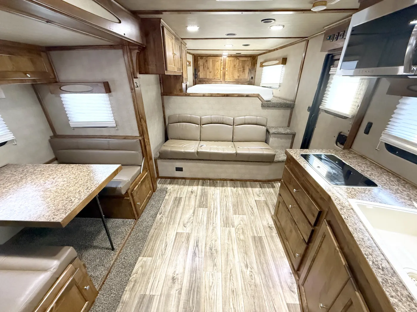 2026 Logan Coach Select 814 Stock Combo | Photo 5 of 25