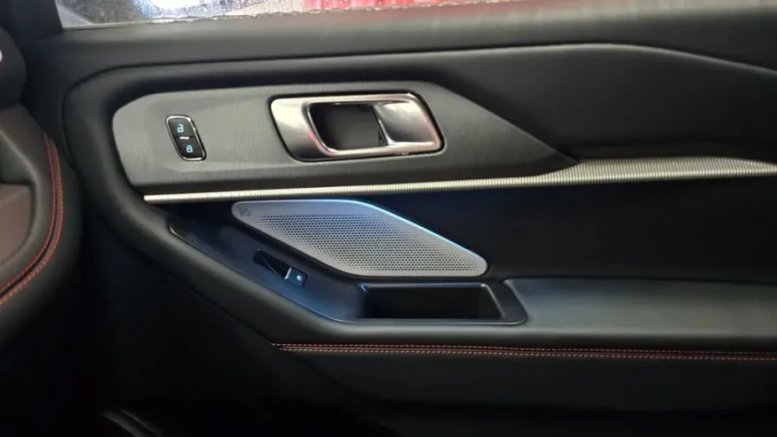 2026 Ford Explorer | Photo 32 of 36