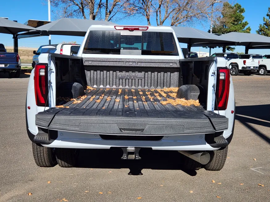2026 GMC Sierra 3500HD Denali Ultimate | Photo 15 of 28