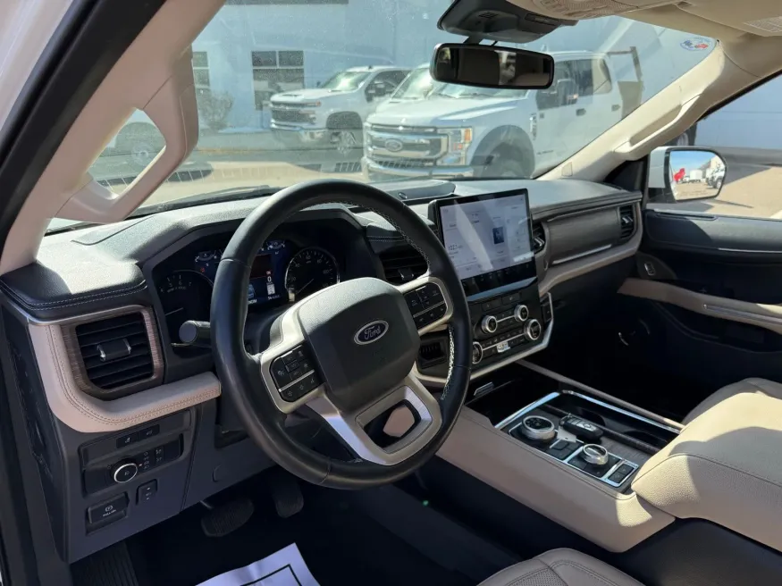 2024 Ford Expedition Limited | Photo 3 of 22