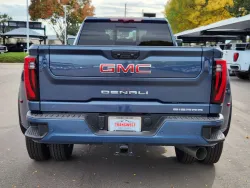 2026 GMC Sierra 3500HD Denali | Thumbnail Photo 13 of 32