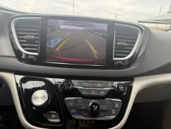 2023 Chrysler Pacifica Touring L | Thumbnail Photo 20 of 24