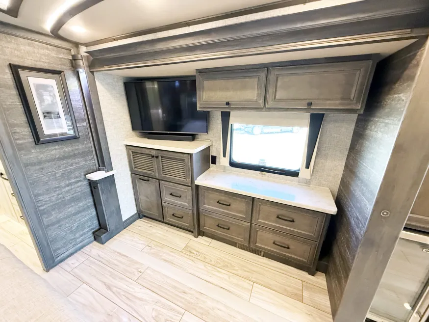 2023 Tiffin Allegro Bus 45FP | Photo 16 of 35