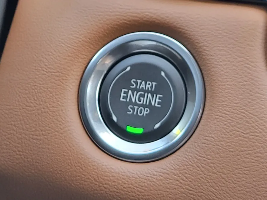 2026 GMC Canyon 4WD AT4 | Photo 18 of 26