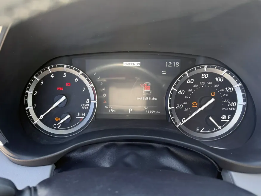 2021 Toyota Highlander XLE | Photo 7 of 22