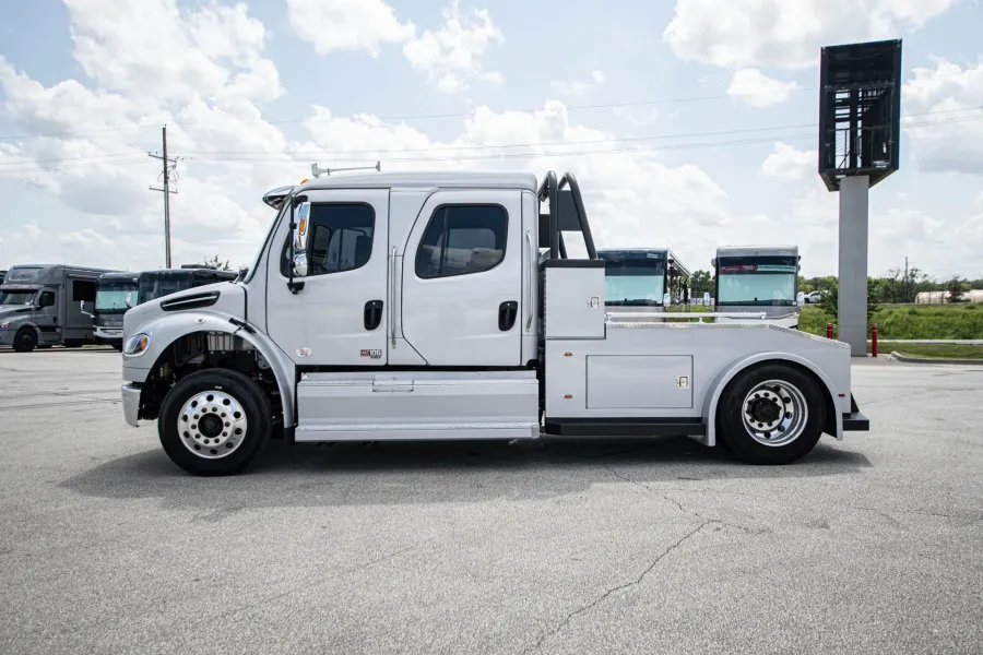2024 Freightliner M2 106 Bolt | Photo 1 of 25