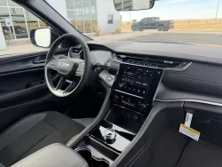 2025 Jeep Grand Cherokee Altitude X | Thumbnail Photo 12 of 16