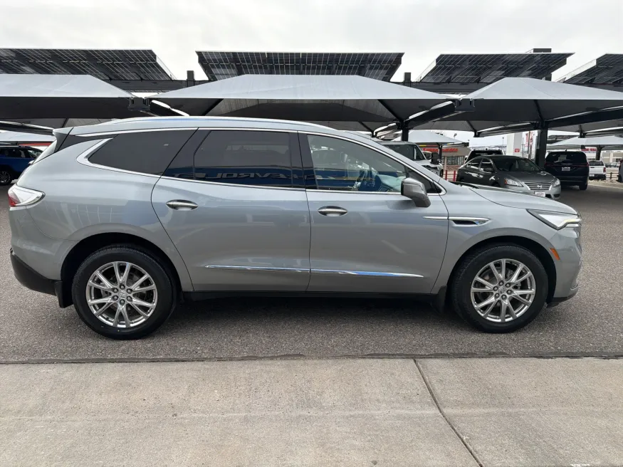 2023 Buick Enclave Premium | Photo 5 of 25