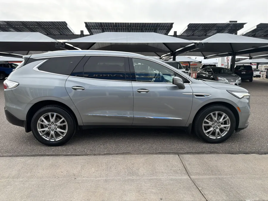 2023 Buick Enclave Premium | Photo 5 of 25