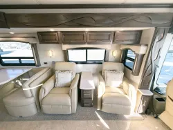 2019 Newmar Ventana 4037 | Thumbnail Photo 8 of 31