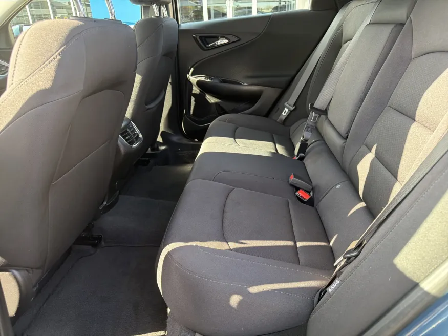 2025 Chevrolet Malibu LT | Photo 9 of 19