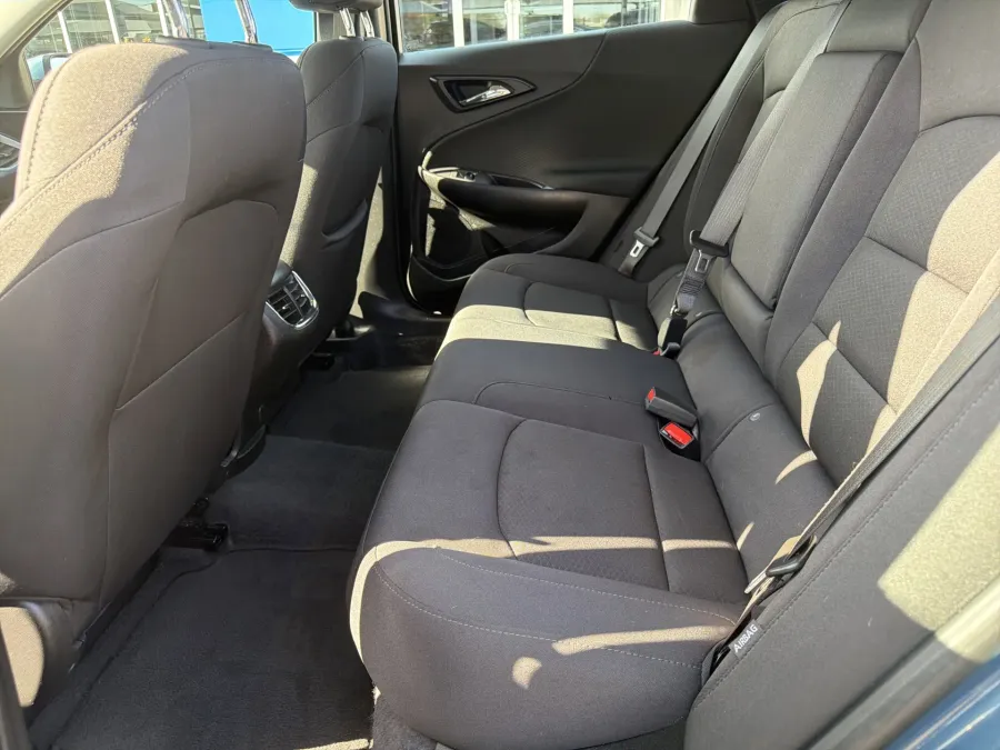 2025 Chevrolet Malibu LT | Photo 9 of 19