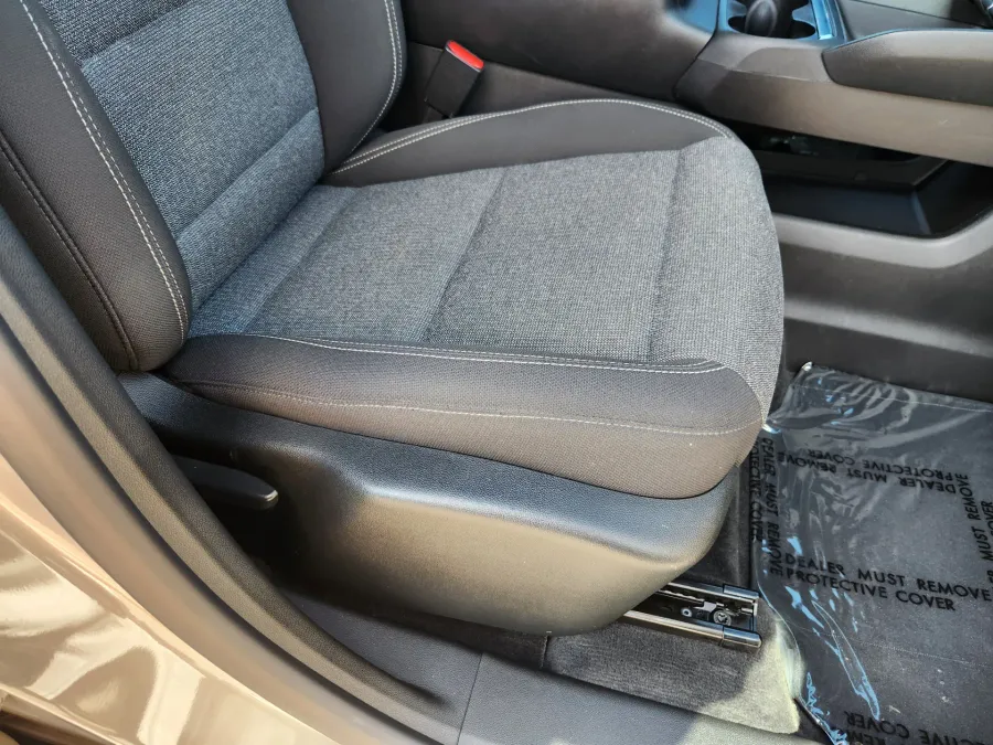 2025 GMC Terrain AWD Elevation | Photo 19 of 28