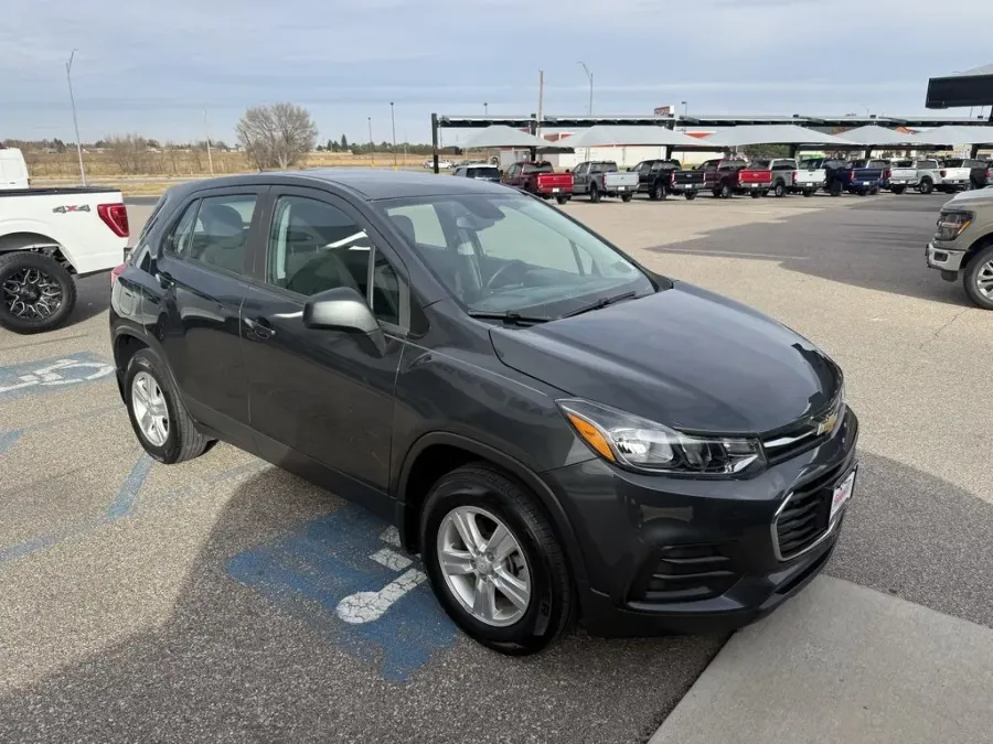 2019 Chevrolet Trax | Photo 3 of 19