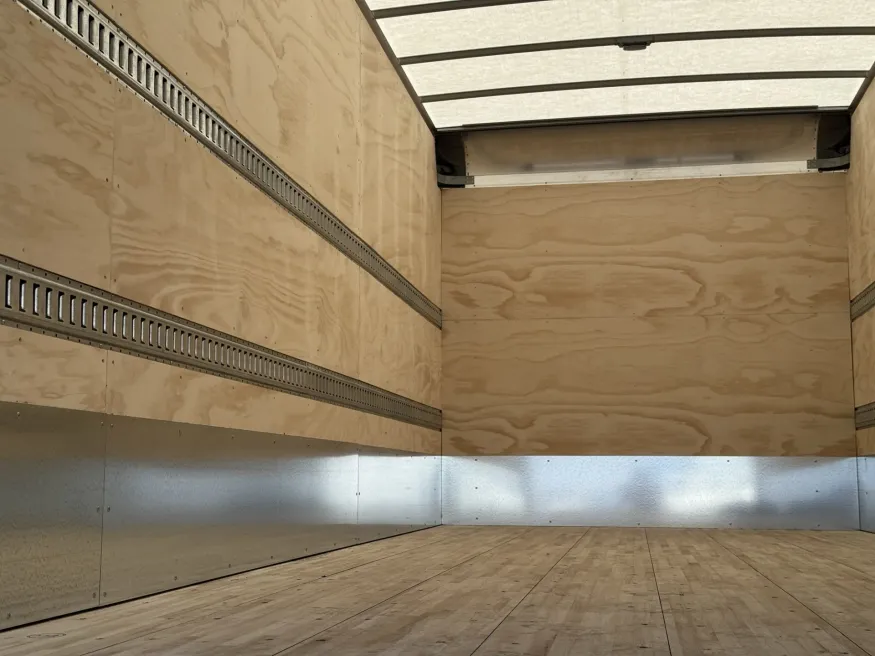 2025 Isuzu NRR | Photo 11 of 22