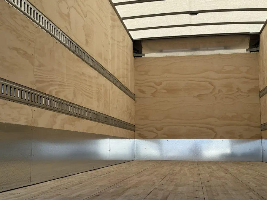 2025 Isuzu NRR | Photo 11 of 22