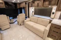 2026 Newmar London Aire 4551 | Thumbnail Photo 17 of 47