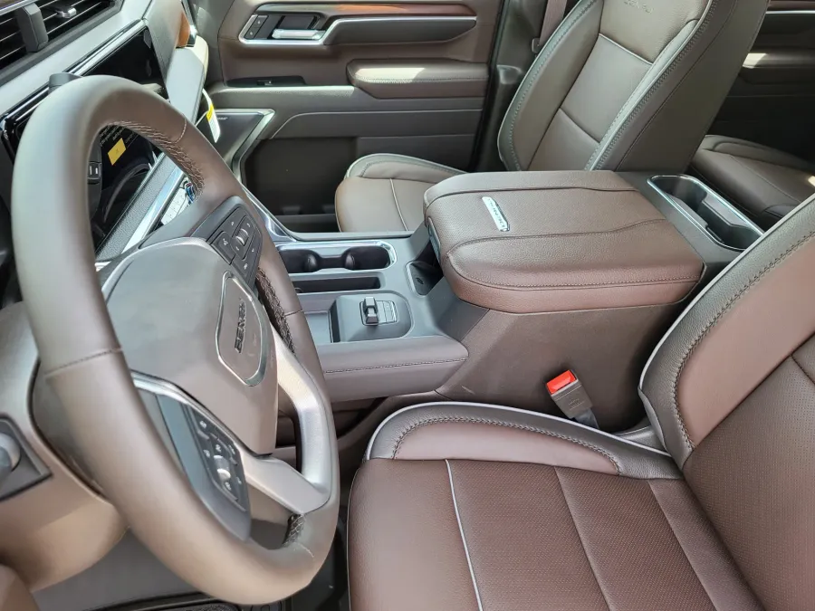 2026 GMC Sierra 2500HD Denali | Photo 11 of 25