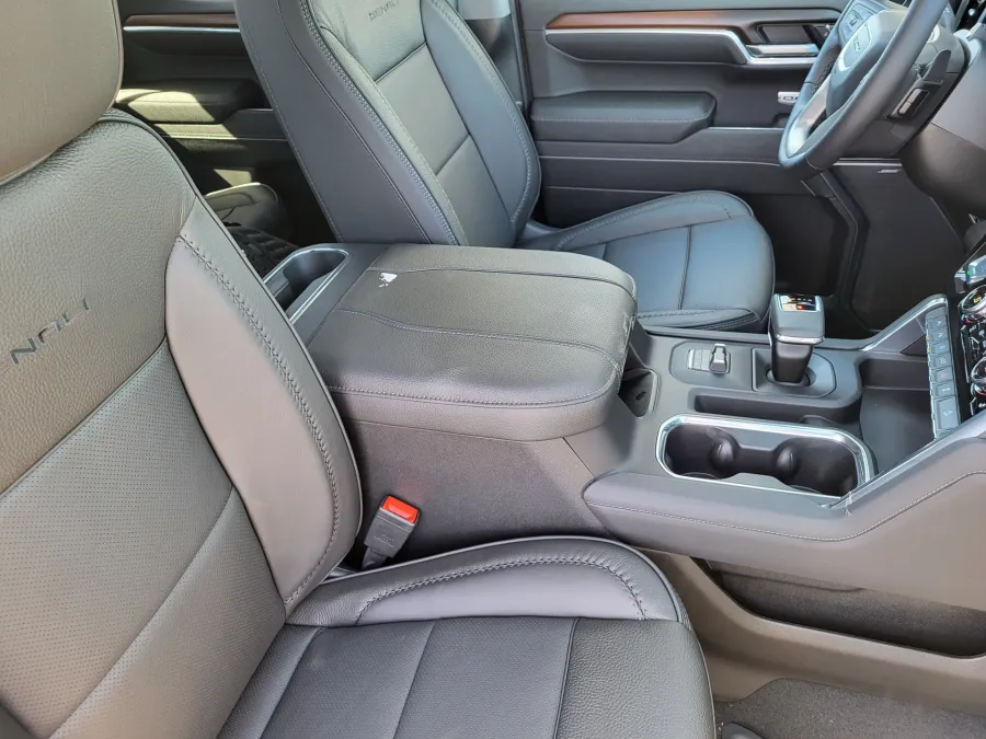 2026 GMC Sierra 1500 Denali | Photo 12 of 26