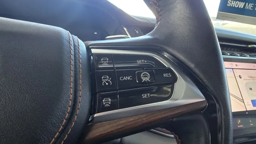 2022 Jeep Grand Cherokee L | Photo 19 of 36