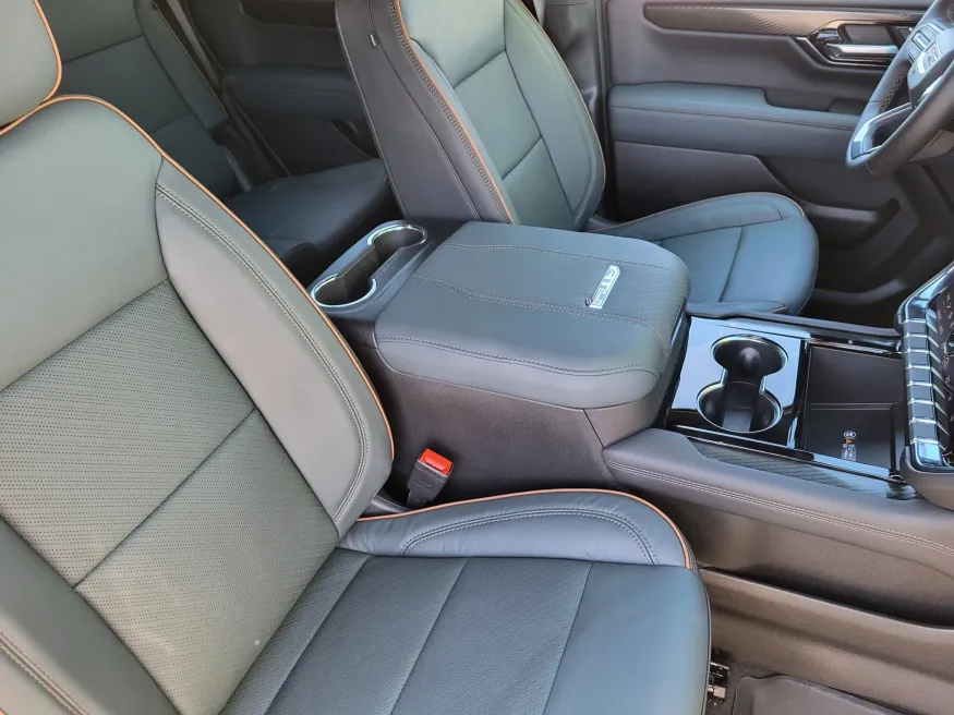 2026 GMC Yukon AT4 | Photo 12 of 25
