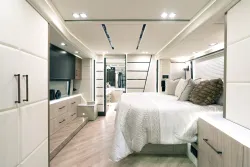 2026 Emerald Luxury Coaches Prevost H3-45 Triple Slide | Thumbnail Photo 14 of 23