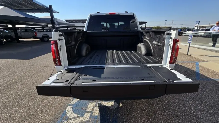 2025 Ford F-150 | Photo 8 of 31