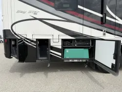 2021 Newmar Bay Star 3626 | Thumbnail Photo 25 of 27