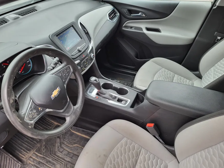 2021 Chevrolet Equinox LS | Photo 11 of 25