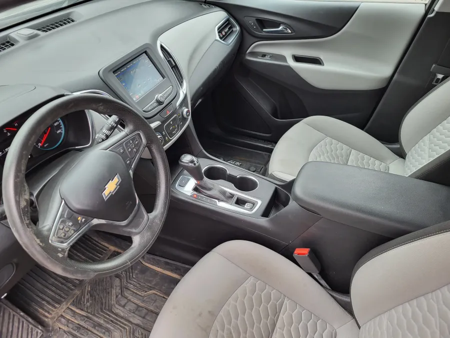 2021 Chevrolet Equinox LS | Photo 11 of 25