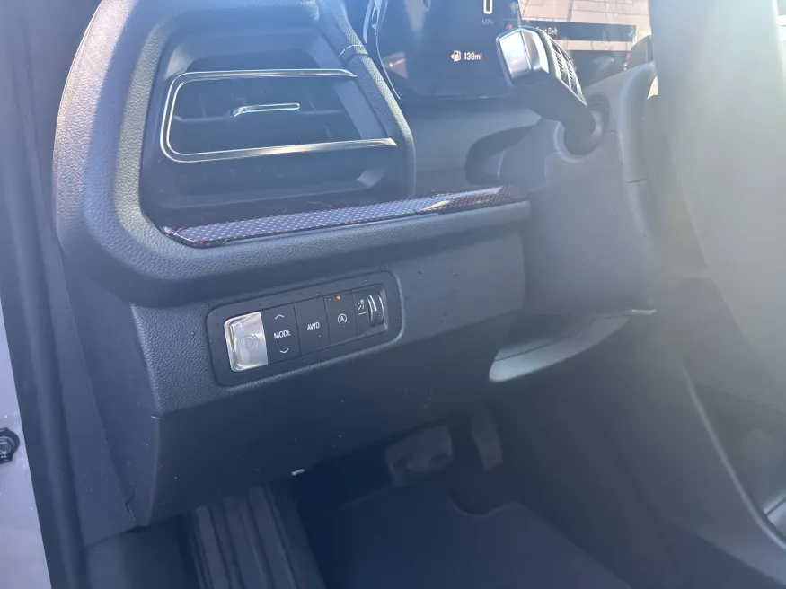 2026 Chevrolet Traverse AWD Z71 | Photo 16 of 26